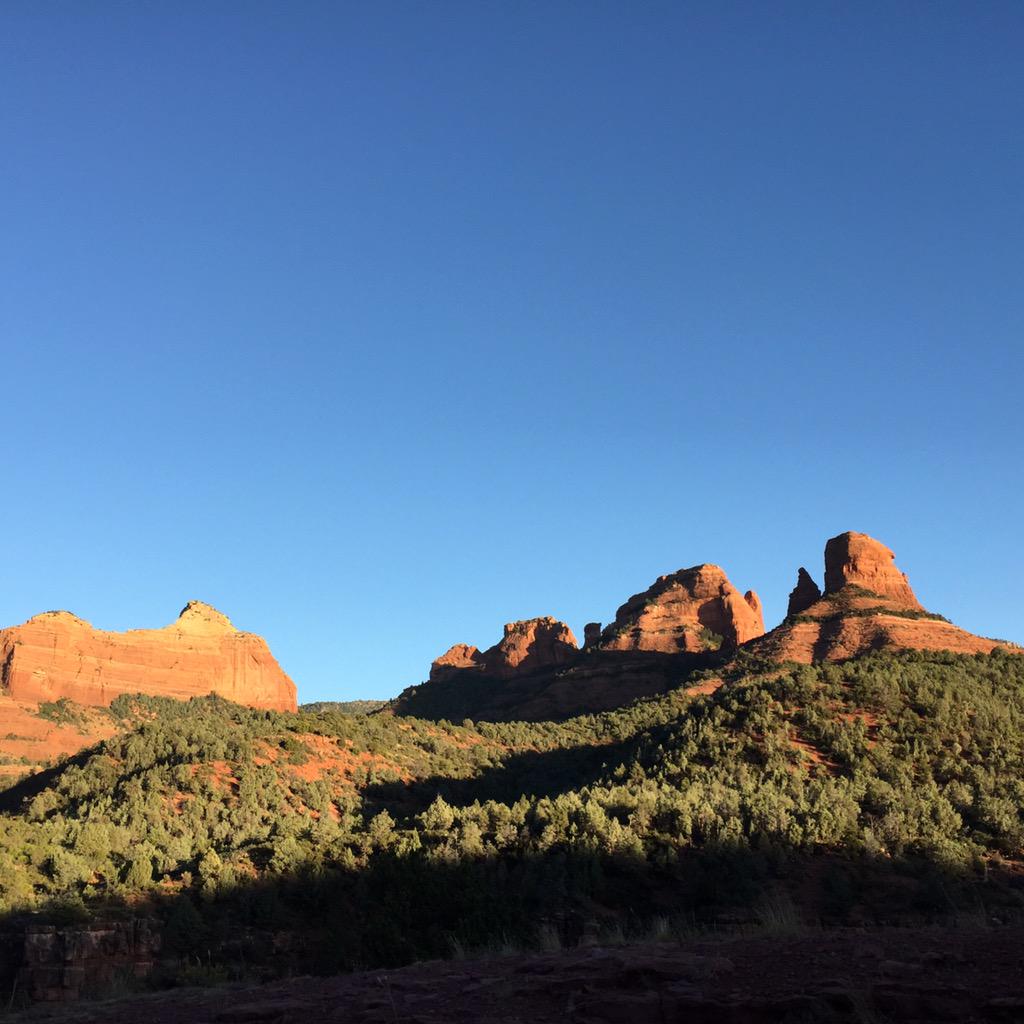 AZStateParks's tweet image. Sedona greets sunset with open arms... #azawesome @12News #hellosunset AZStateParks.com @sedonanews @SedonaAZ