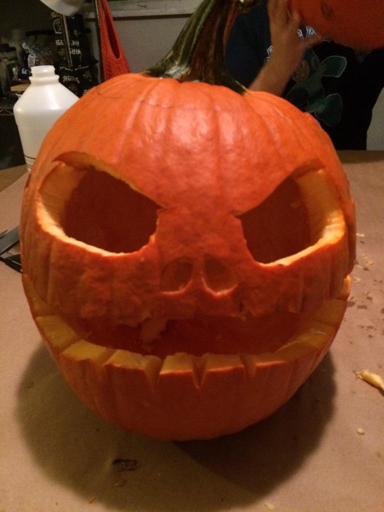 Mekheri's tweet photo. @SwatKatRecruit and I carved pumpkins while he visited this weekend! #pumpkinsforall http://t.co/ZTaV8TCuB3