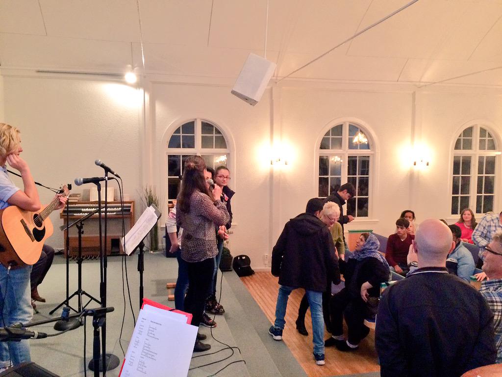 _LoveRevival's tweet photo. woman from Syria testifying of healing in her knee and shoulder last night. #Jesus #SNCBILLDAL http://t.co/BWGhaFdP1j