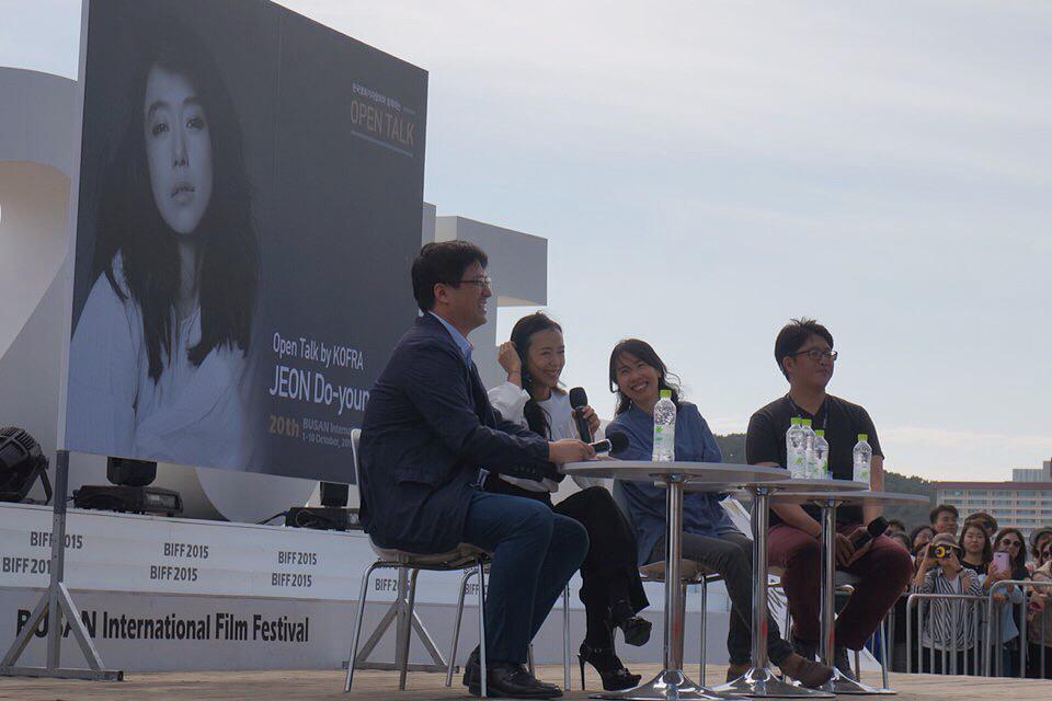busanfilmfest's tweet photo. Event Open talk by KOREA for the 20th BIFF is now taking place at Outdoor Stage - BIFF Village with JEON Do youn#biff http://t.co/hZSk1cPer8