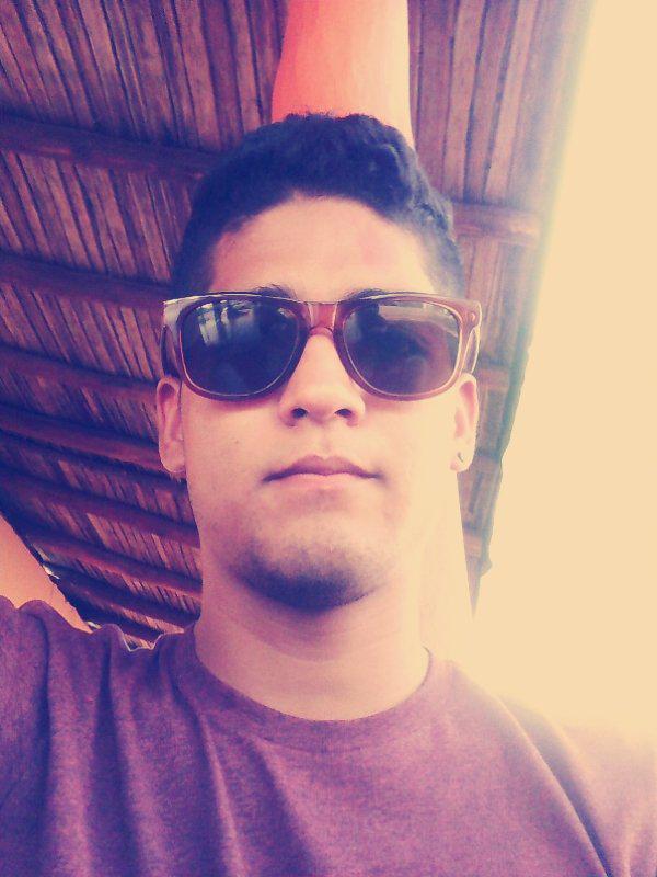 jhonalejandro's tweet photo. 👻 http://t.co/PjWsZzt5Yr