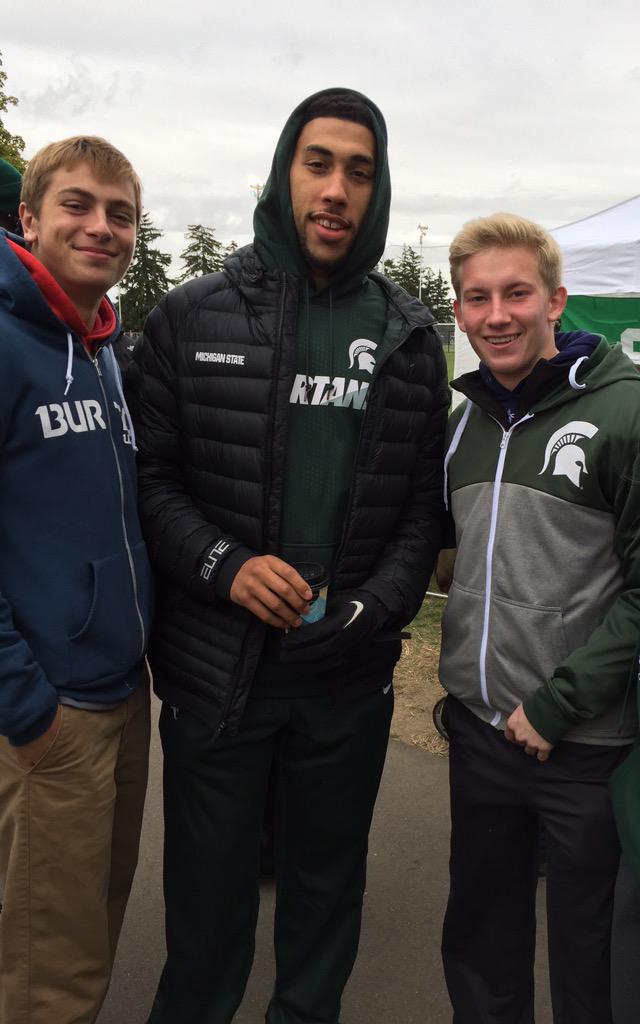 RivardColin's tweet photo. Denzel and I were so excited to meet next year's starting quarterback today #IR21 #GoGreen #GoWhite http://t.co/sy3vQ5ItX9