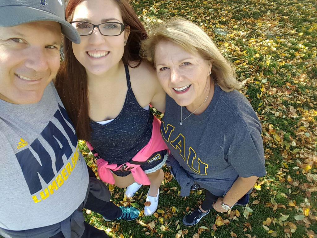 lgenevro's tweet photo. 💛💙 #familyweekend2015 @NAUCO2019 @NAU http://t.co/VjDgh8K6F6