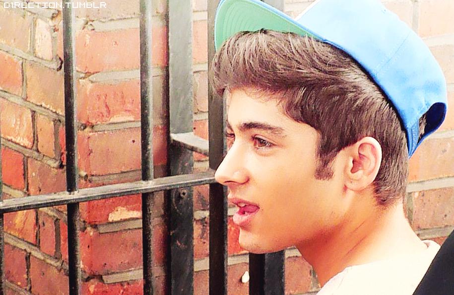 CUPCAKE_MEEEEEi's tweet photo. フォロワーさん増やしたいのでRTしてくれると嬉しいです♪🙏💗
#Zayn Malik大好きな人ＲＴ
#DirectionersRT 
#これからもZayn応援する人RT 
#RTしたDirさん全員フォローする  
#相互希望 http://t.co/5i2NvNBP42