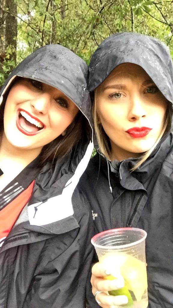 danisims_'s tweet photo. Today was an adventure with @rovetojenn even though the dawgs lost. #onaboat #puddlejumpin π¬ http://t.co/yjsEJ4bvEP