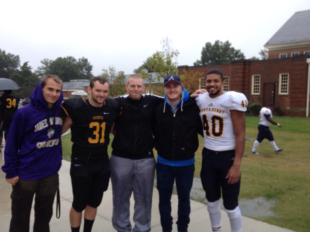 ThompsonDub's tweet photo. Great time seeing @Byrd_11 @_JDiehl @tr3vr_f1shr @Applegate20 proud of y'all http://t.co/PFa05ZSdPD