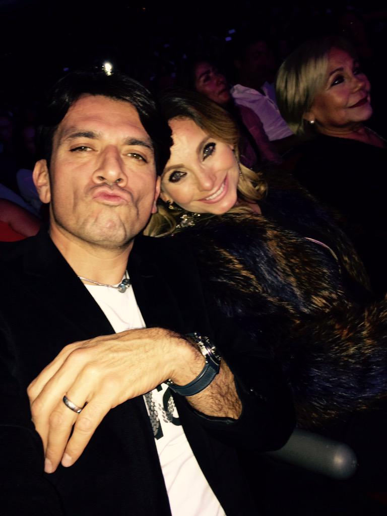 #AlejandroFernandez orgullosamente mexicano, gracias por brindarnos tu talento amigo. Dios te de vida por mucho mas!