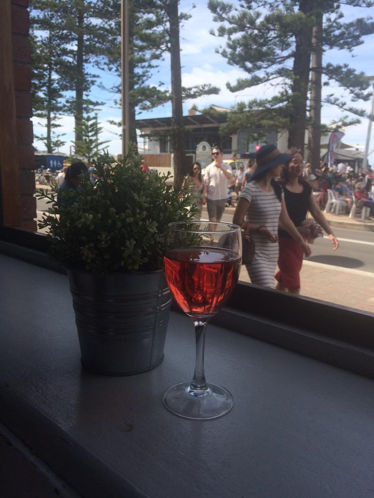 Enjoying the cool sounds of the #manlyjazz festival with a cool #rose from the <a href="/steynehotel/">Steyne Hotel Manly</a>