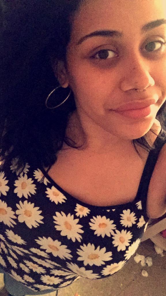 melinddxx's tweet photo. #CurlyHairGang #BlackHair #Septum #LittleHoops http://t.co/JGozAKwwGh