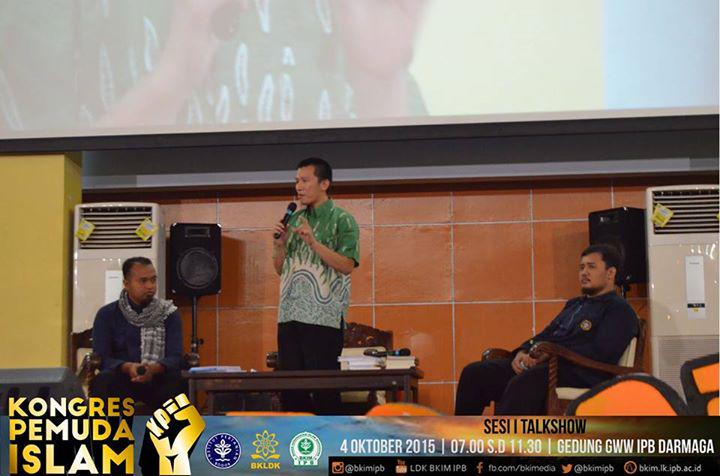bkimipb's tweet photo. Mari dalami Islam agar bisa sepenuhnya mencintai Islam @felixsiauw @tweetIPB #KPI2015 http://t.co/GbCviVr9f4