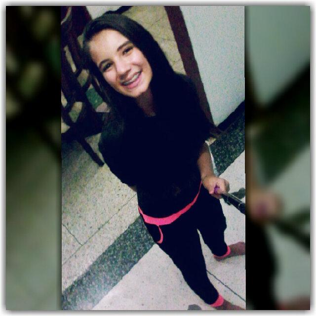 GrenyeliA's tweet photo. •~Un día diferente~• http://t.co/YqrgFnhVUK