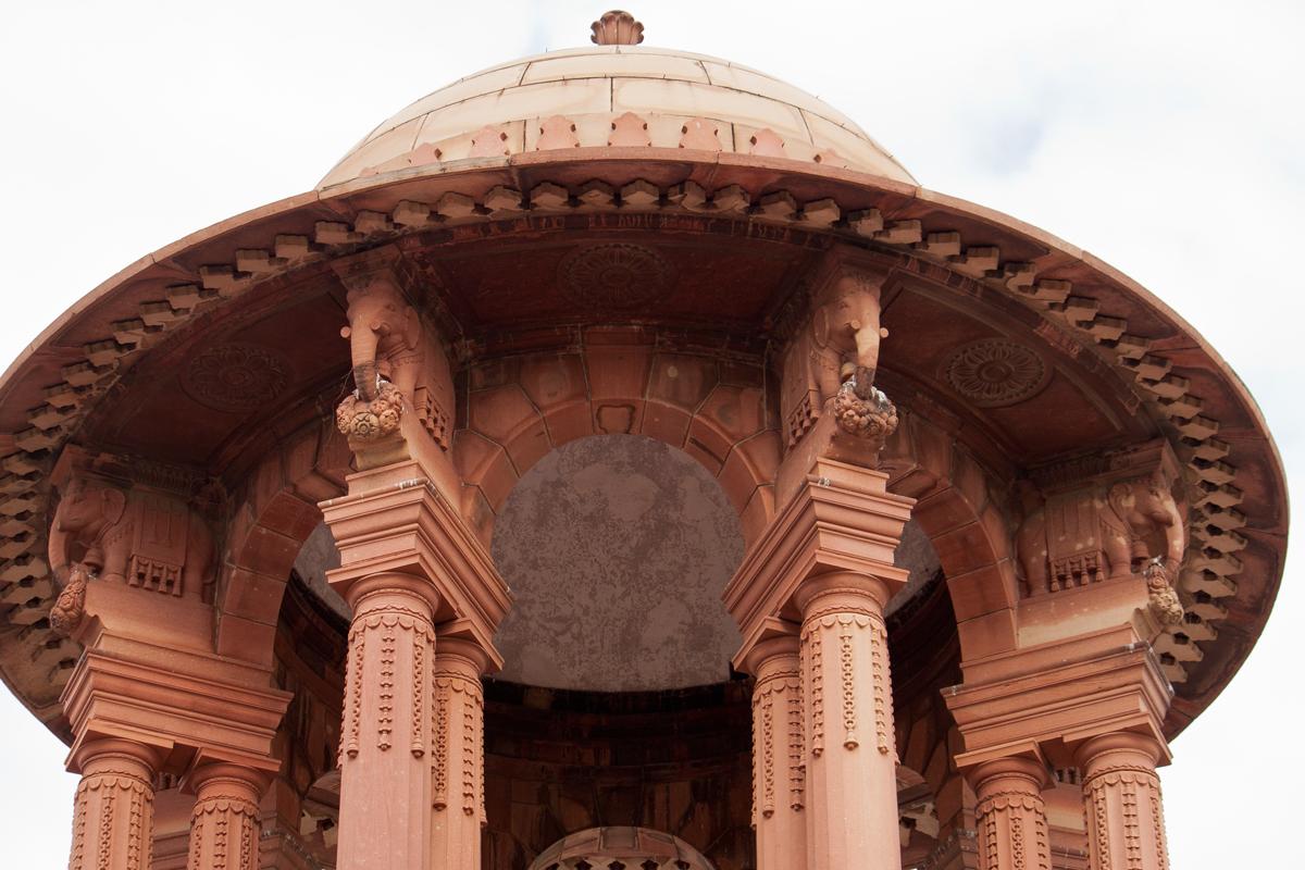 YfHFindia's tweet photo. A Chhatri atop Secretariat....
#RashtrapatiBhawan http://t.co/3mga4WK2Pq