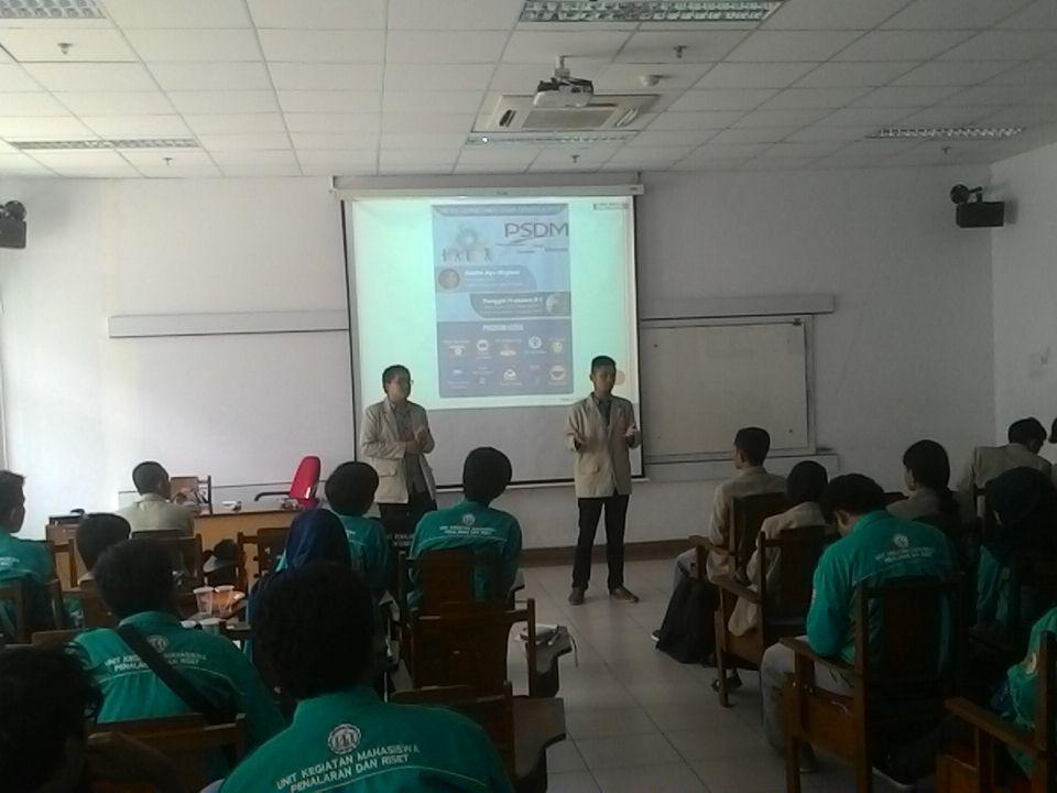 Kita dimoderatori oleh orang-orang kece nih dari <a href="/UPI_In_UGM/">UPI Interdisipliner</a> <a href="/GamaCendekiaUGM/">Gama Cendekia UGM</a>