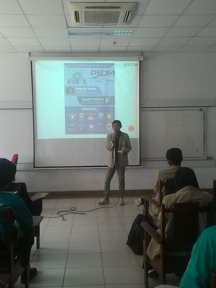 Ini dia ketua kita sedang menyampaikan beberapa proker.