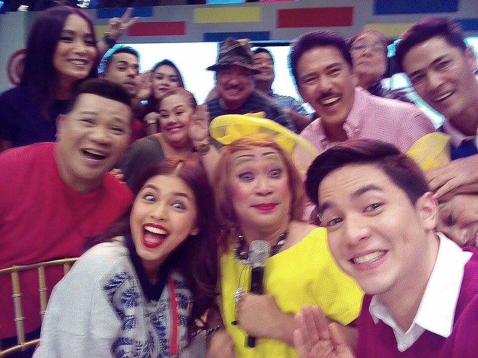 AngPoetNyo's tweet image. The first ever KALYESELFIE!