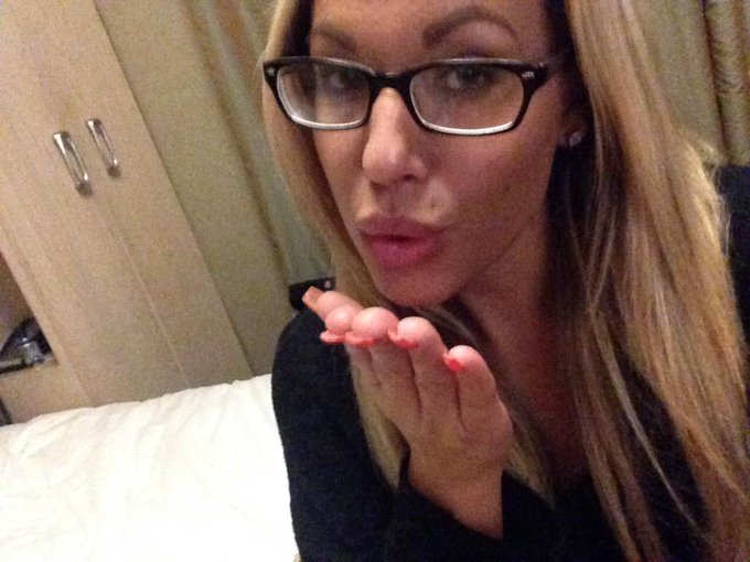 Sending kisses to all of my #OliviasAngels from #NYC 😘 http://t.co/Tj3m1jXp5d<a href="/tag/oliviasangels"class="tags">#OliviasAngels</a><a href="/tag/nyc"class="tags"><span>#nyc</span></a>