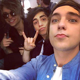 iamf6ma's tweet photo. #sunsetnation
#atsunsetnation
Being a sunsetter is the best thing ✌😘😍💚😂🎶🎵🎤 http://t.co/zVmp0ORiUR
