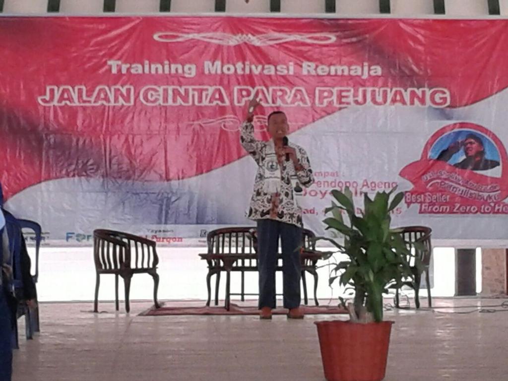 Jalan Cinta Para Pejuang Ust <a href="/salimafillah/">Salim A. Fillah</a> dibawakan Pak Shol | <a href="/sahabatalaqsha/">Documenting #GazaGenocide</a> <a href="/kupinang/">Moh. Fauzil Adhim</a> <a href="/proumedia/">proumedia</a> <a href="/emfatan/">Muh. Fatan A. Ulum</a>