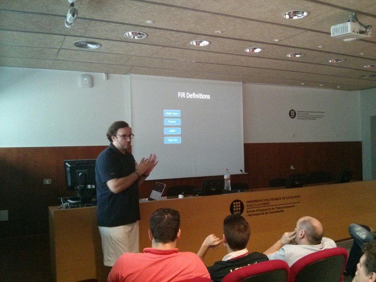 IVAOES's tweet photo. Explicando los cambios entre sectores: los FIR Definitions. #BASM15 @IVAOAERO http://t.co/l1ngJXSWZm