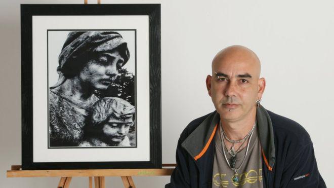 baat_org's tweet photo. .@YoungMindsUK Dyslexic Cardiff artist uses exhibition to raise awareness  http://t.co/WI1p4fV2vX http://t.co/T49mey7O5u