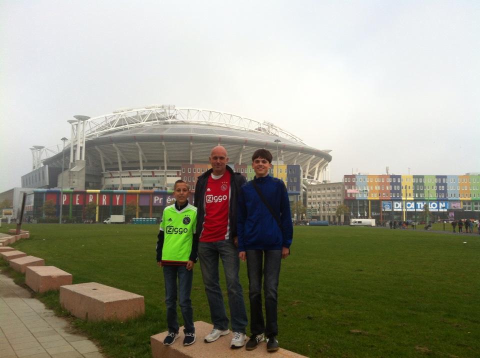 gnent's tweet image. Zo, we zijn er weer klaar voor. Punten blijven dit keer in Amsterdam.