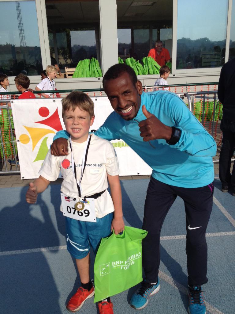 TeamDerave's tweet photo. Dank @BashirAbdi7 voor je inspirerende aanwezigheid op #Pierkesloop in Gent. @Sportaround_BE http://t.co/oMwdt0Cbfx