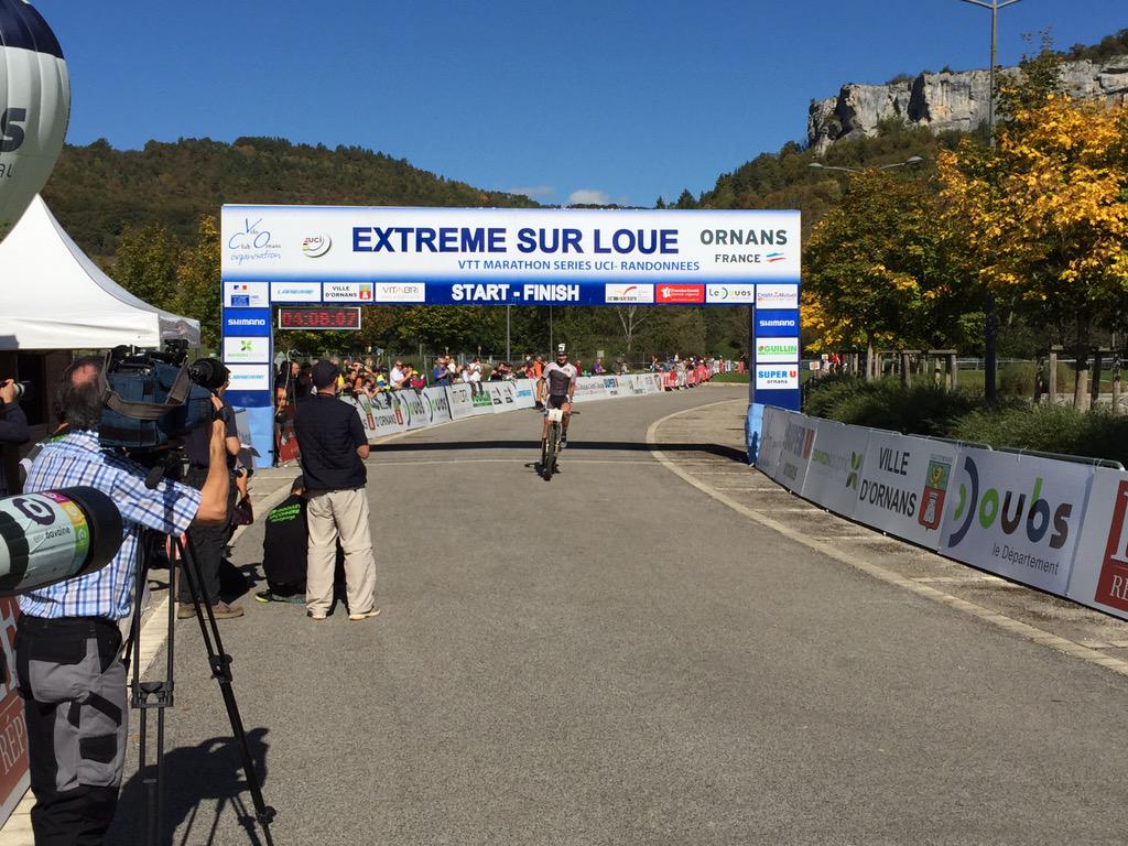TeamBulls's tweet photo. @huber_urs wins @UCI_MTB #xcmseries Ornans 40sec ahead of Fanger @ Geismayr @uvexcycling #EDaero #congrats http://t.co/NlxjkpJYe0