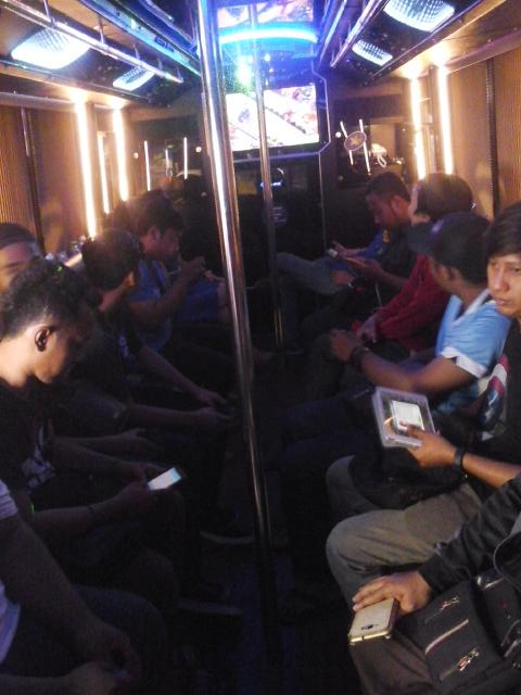 myXL_Jabo's tweet photo. Ready to competition ;) \m/
#COCRAIDCOMPETITION #VIPBUSXL #happyweekend #xlandme http://t.co/q7hjUJ6qZa