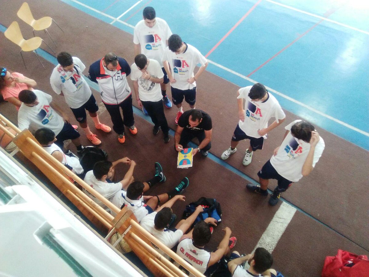 baloncesarganda's tweet photo. En apenas 45 min debuta nuestro #1AutMasc ante @COlimpico64, suerte chicos! #arganda @Bodybell #ilusiónytrabajo http://t.co/qHfUnhCcxn