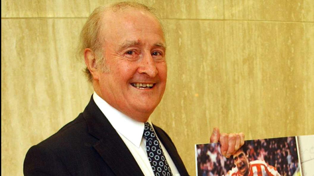 A very happy birthday to 'The King' Charlie Hurley - #SAFC's Player of the Century turns 79 today!