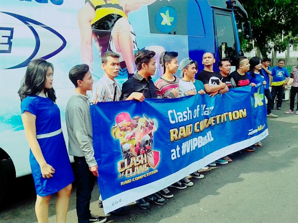 myXL_Jabo's tweet photo. Ini dia team II yg bakalan bertanding #cocraidcompetition #HAPPYWEEKEND #XLANDME #vipbusxl http://t.co/1GrCsa9wnt