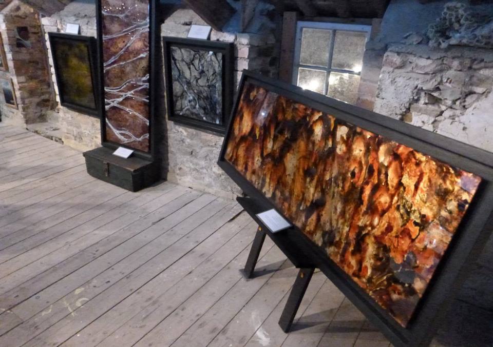 ReverseGilder's tweet photo. A little photo of the recent panels at the 'Hinterland' show #nationaltrust #verreeglomise #art #clayframes http://t.co/yMe1mOlzqx