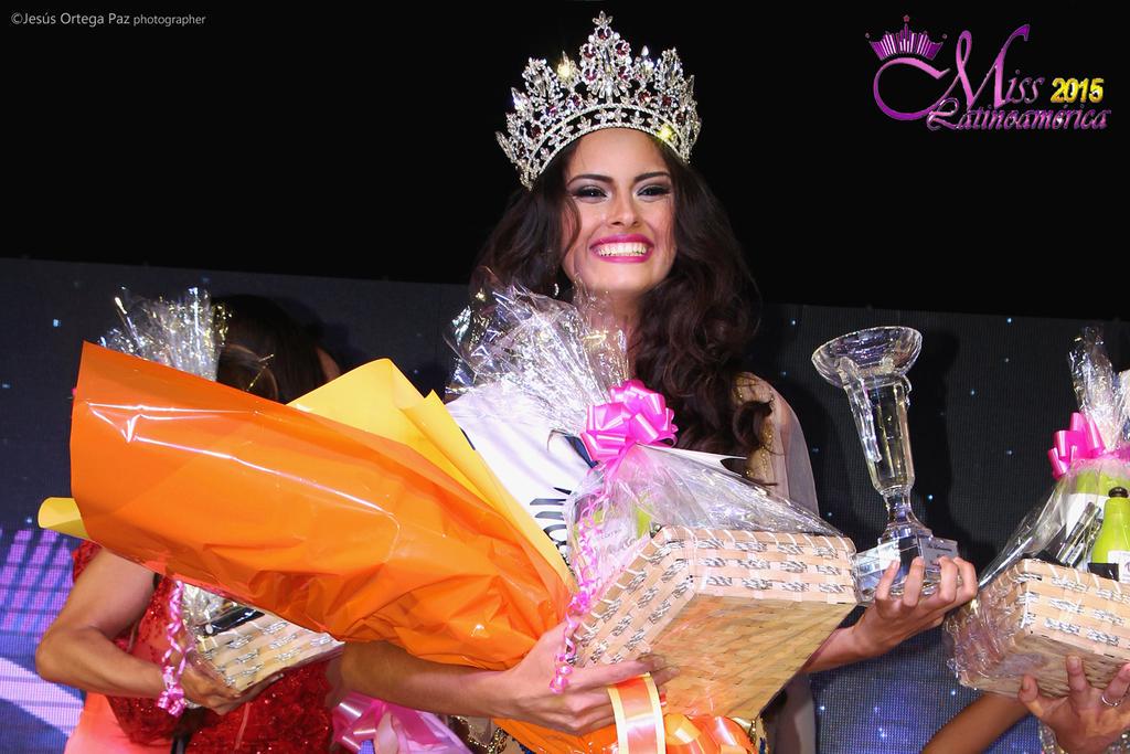 M_Latinoamerica's tweet photo. Nuestra Ganadora #MissBrazil #AnaCarolinaMoura #MissLatinoamerica #ML2015 #miss #misses http://t.co/QhLoJcg1MI