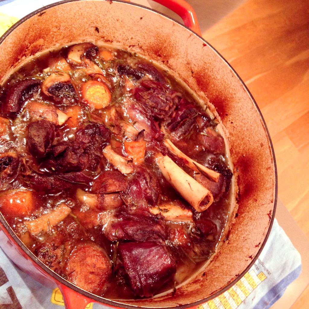 diet_as's tweet photo. One pot wonder-venison shanks, carrots,onions,mushrooms,garlic,thyme,rosemary,beef stock #recipetoriches #PaleoDiet http://t.co/4P8sp2uKFH