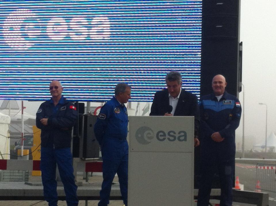 ESA_Tech's tweet photo. Head of #ESA_Tech Franco Ongaro: today you'll be as close to space without being an astronaut #OpenESTEC ... http://t.co/3D3YRdXXaZ