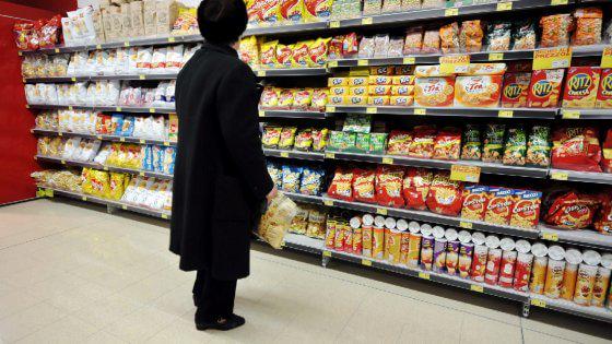 repubblica's tweet photo. Il piano-cibo di Milano: mense a chilometro zero e orti affidati alle famiglie in difficoltà http://t.co/idnmMQcW0r http://t.co/N4MfnNzljh