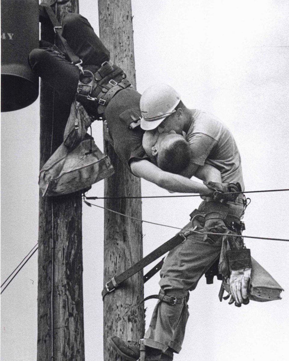 Powerful Pictures tweet media