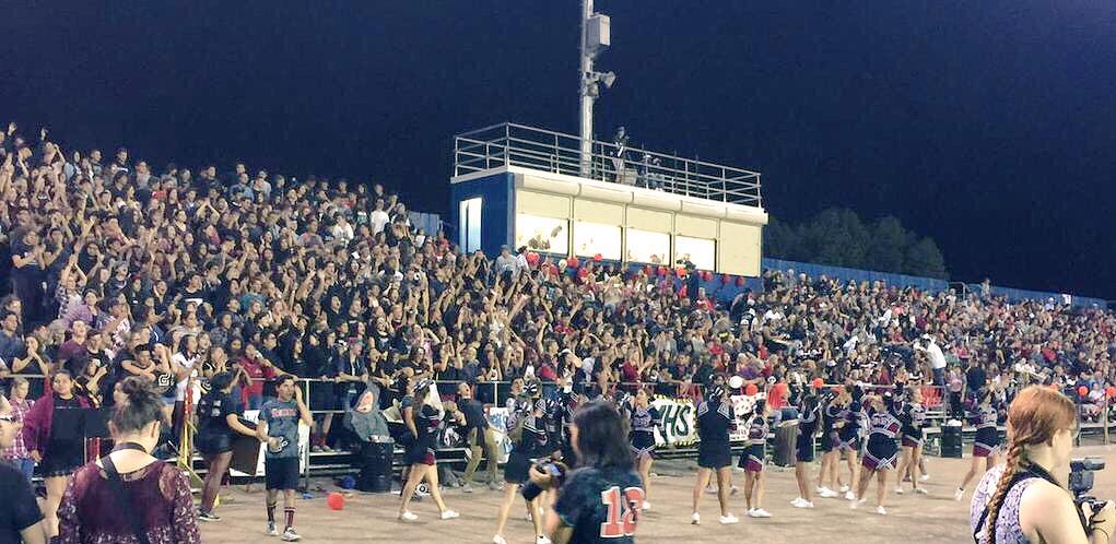 HeidiOmlin's tweet photo. So proud of my schoolโค๏ธwish I could've been at homecoming๐ญyou guys dominated๐๐พ #ModestoHigh #studentsectiongoals http://t.co/4Ktq3OzRZK