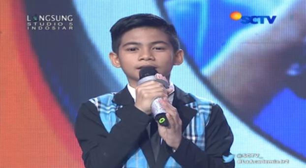 DMLoversCianjur's tweet photo. "@SCTV_: Kalau kamu suka sama penampilan Dhirga, dukung Dhirga lewat sms ya! #LaAcademiaJr2 http://t.co/dCwt3wdsZg"