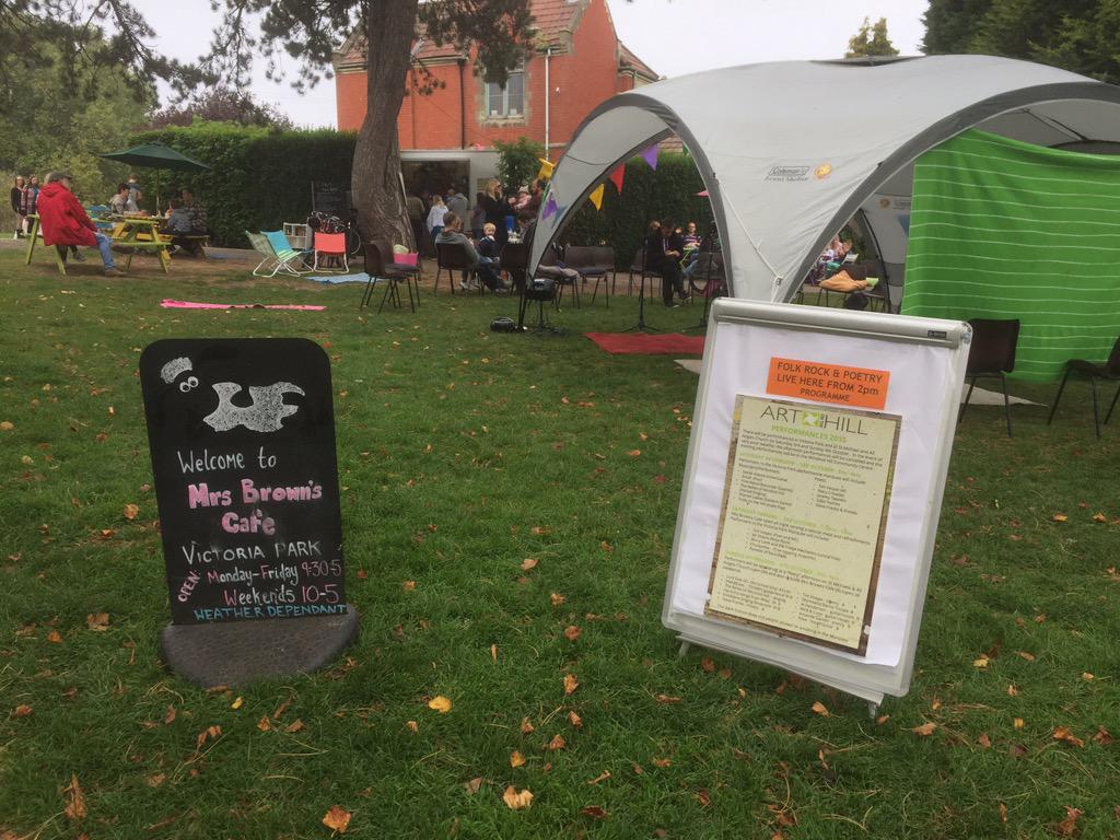 Setting up <a href="/Art_On_The_Hill/">Art On The Hill</a> for day 2. 12-6 music/poetry/art. <a href="/uweartsandci/">uweartsandcultural</a> @bigparkdraw @MrsBrownsCafe <a href="/vpagbristol/">VPAG</a>