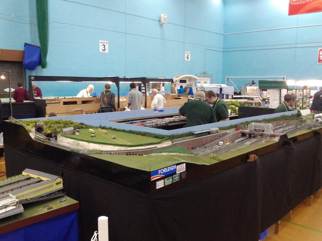 farehammrc's tweet photo. Early morning track cleaning in progress on #Forleigh for day 2 of RailEx 2015. Come join us @eaFareham! http://t.co/WJHam2GIAm