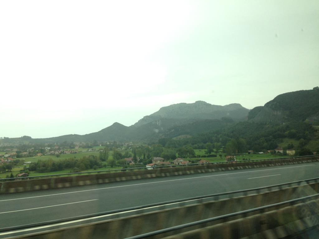 De Santander a San Sebastián con <a href="/Alsa_Autobuses/">Alsa</a> #SUPRA servicio de 10: wifi, bebida, saladitos, auriculares, prensa