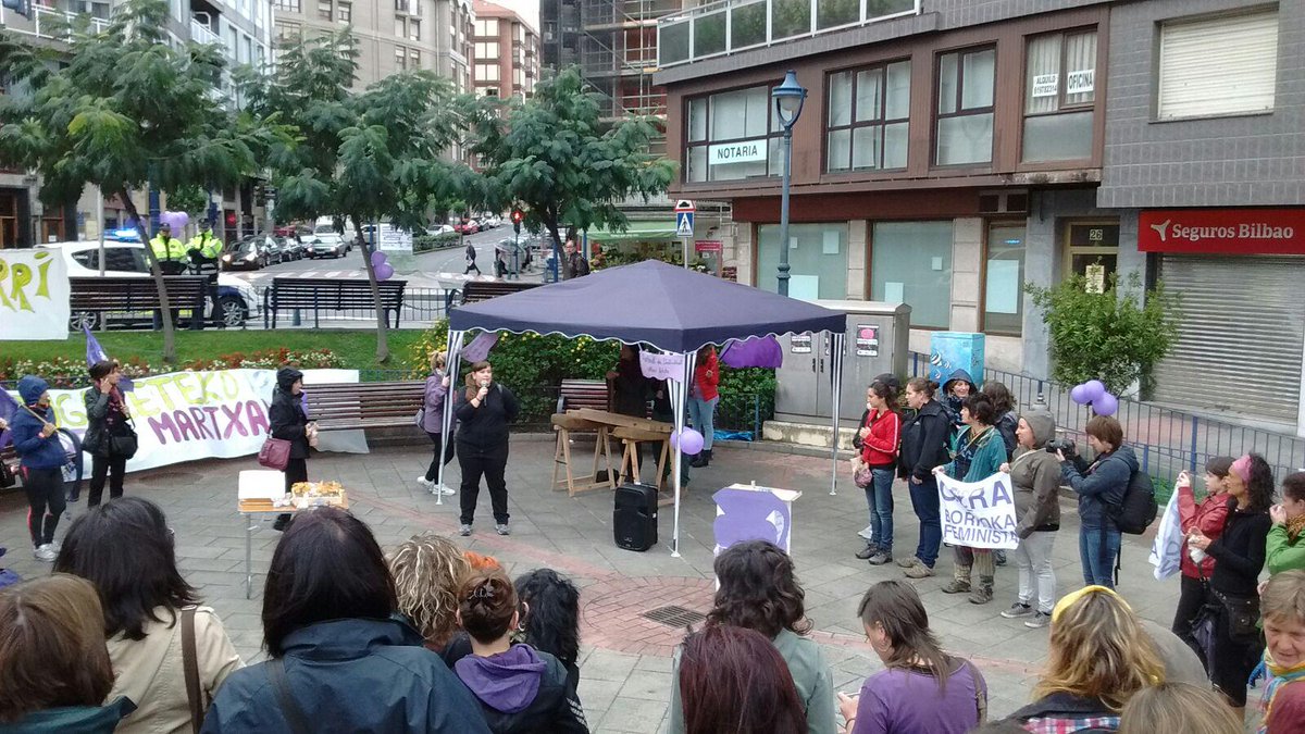 portusarea's tweet photo. @emakumemartxa #Portugalete #emakumemartxa2015 #loremore #emakumea http://t.co/K3xQLLU8Ds