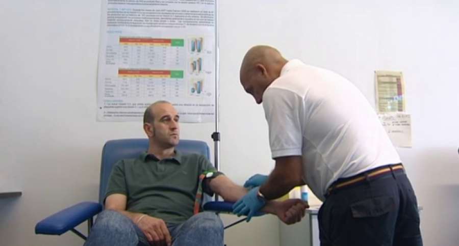 antena3com's tweet photo. España tiene 190.000 donantes de médula ósea, el doble que en 2013 http://t.co/Po1D7mJ1Dh http://t.co/5F3O17AyQi