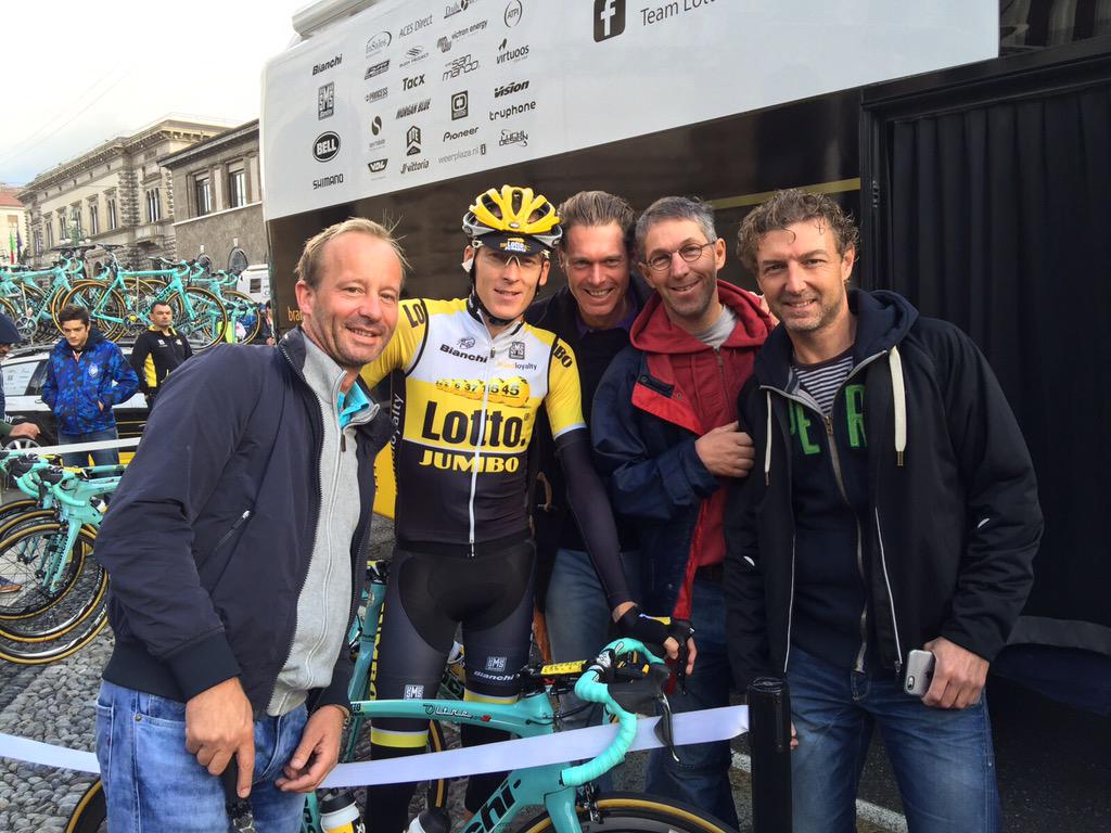 Dank <a href="/RGUpdate/">Robert Gesink</a> en de groeten van deze Giro di Lombardia fietstoeristen😉