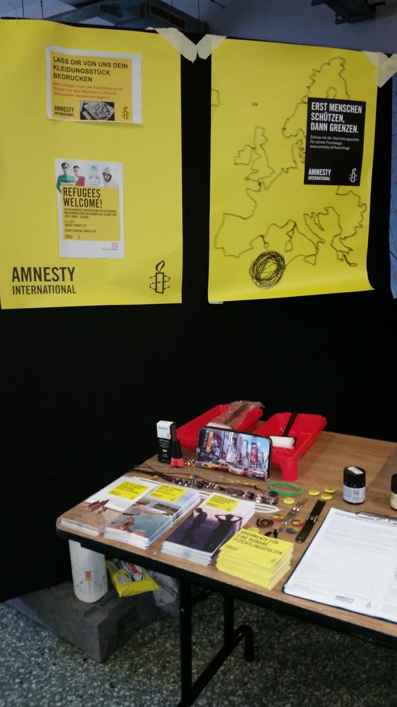 Gleich geht's los! Auf zum #Mädelsflohmarkt am Hühnerposten. Wir sind auch hier! #AmnestyUniHamburg