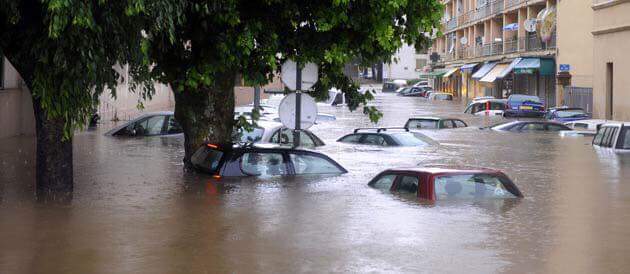 Nicandsi06's tweet photo. Aftermath of flooding in south of france lived here 22 years never seen anything like it #shocked #Cannes #Antibes http://t.co/CCV4DDmqYR