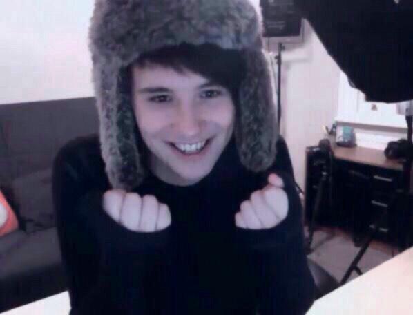 illicithowell's tweet image. 