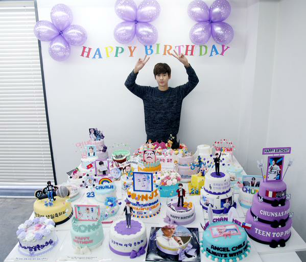 FairyJunhyeok93's tweet photo. #PrinceChunjiDay Birthday cake from @Angel_Indonesia http://t.co/fHBBqQC7Ng