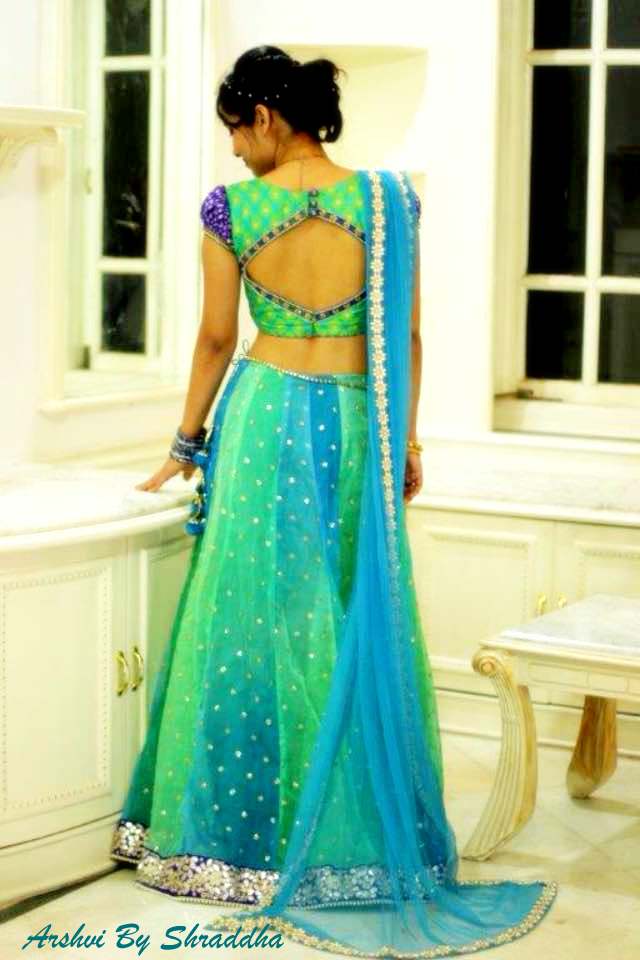 Arshvi_'s tweet photo. #newcollection #festiveseason #ethnicwear #lehangacholi #designerwear #amusthave http://t.co/Vp4d570rZV